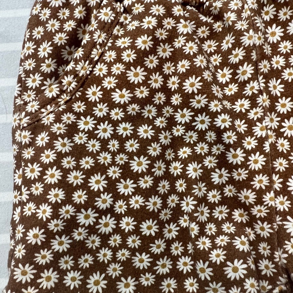 Shop Sova Floral Shorts - Picture 3 of 4